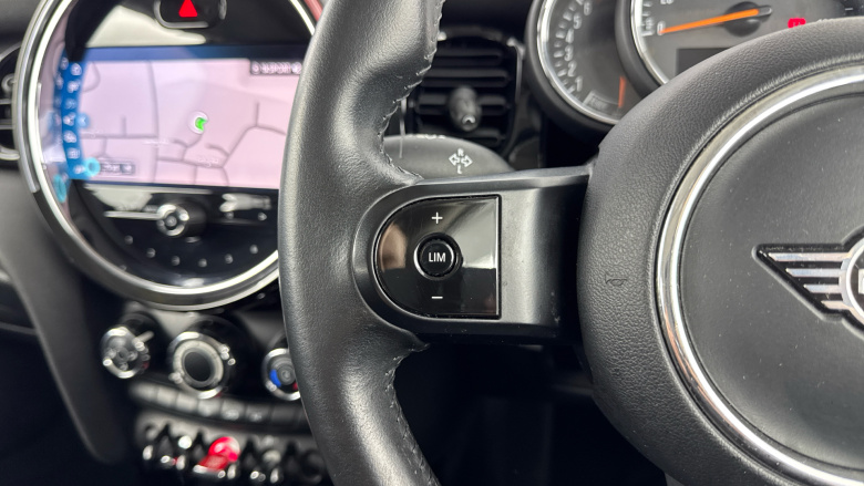 MINI Hatchback 1.5 Cooper Classic 3dr Auto Petrol Hatchback